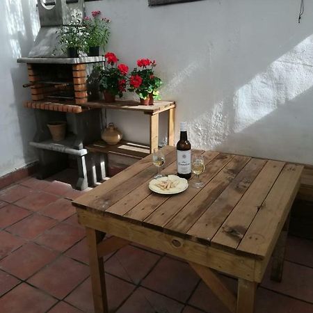 Apto Con Patio Y Barbacoa Bbq H De La Reina กอร์โดบา ภายนอก รูปภาพ